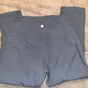 Light blue lululemon cropped leggings